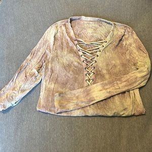 Soft and sexy American eagle tie front long sleeved shirt.